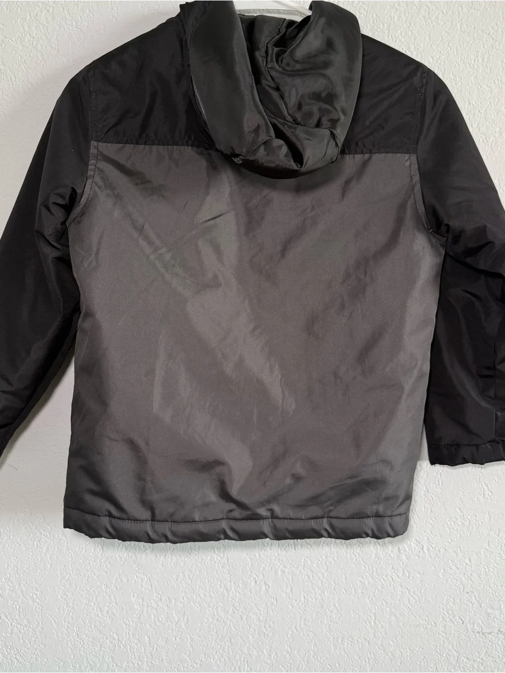 Old Navy Boys Hooded Puffer Jacket Gray Black Water Resistant Size 6-7